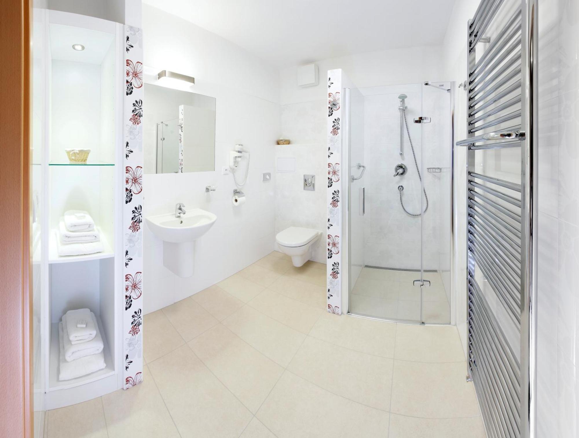 Lazensky A Wellness Hotel Nivamare Luhačovice エクステリア 写真