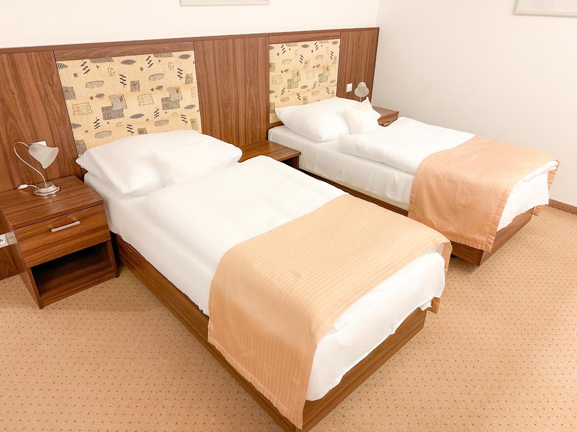Lazensky A Wellness Hotel Nivamare Luhačovice エクステリア 写真