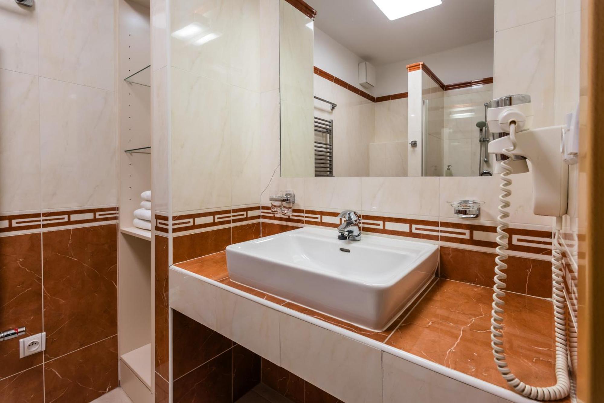 Lazensky A Wellness Hotel Nivamare Luhačovice エクステリア 写真