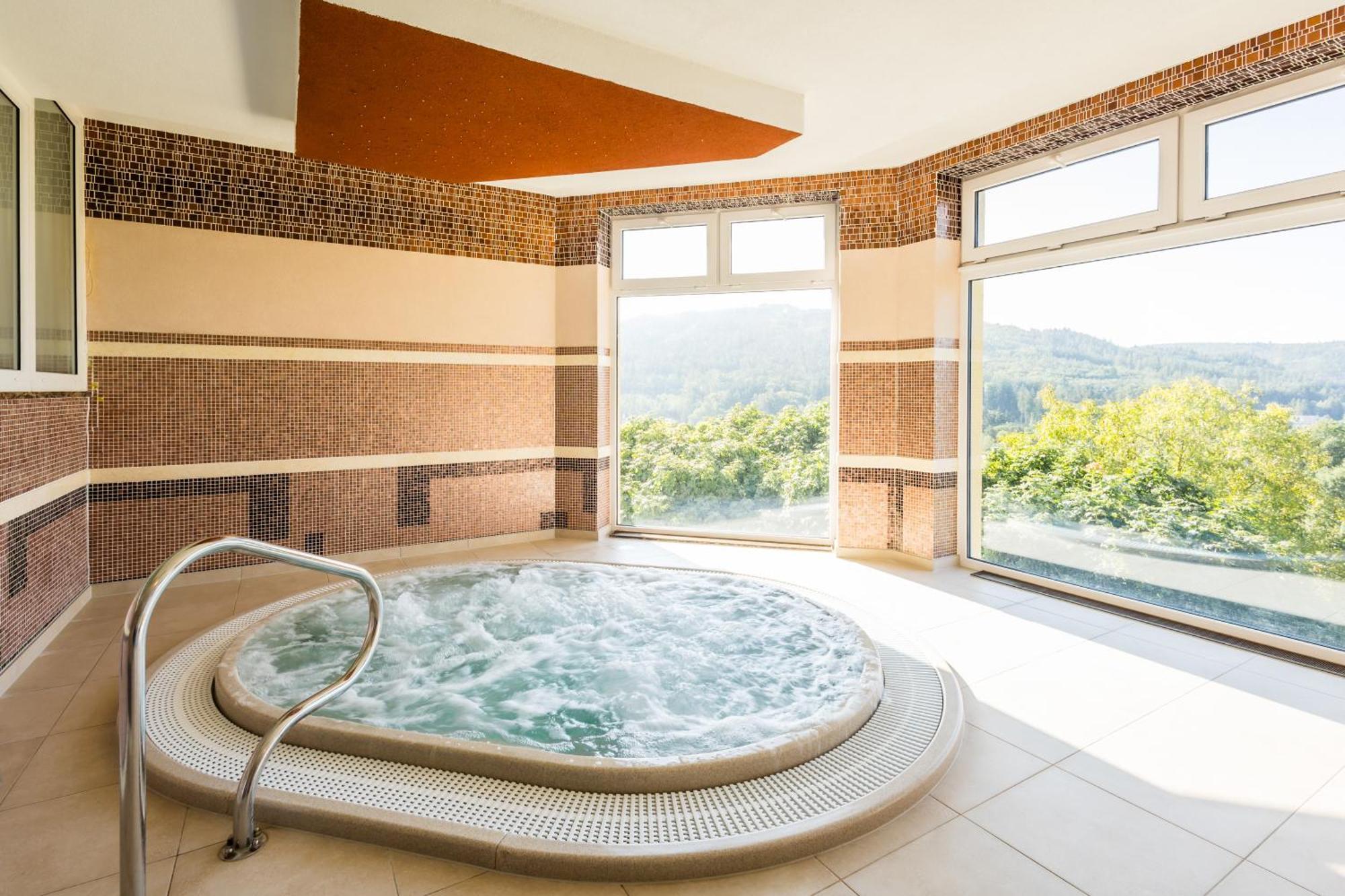 Lazensky A Wellness Hotel Nivamare Luhačovice エクステリア 写真