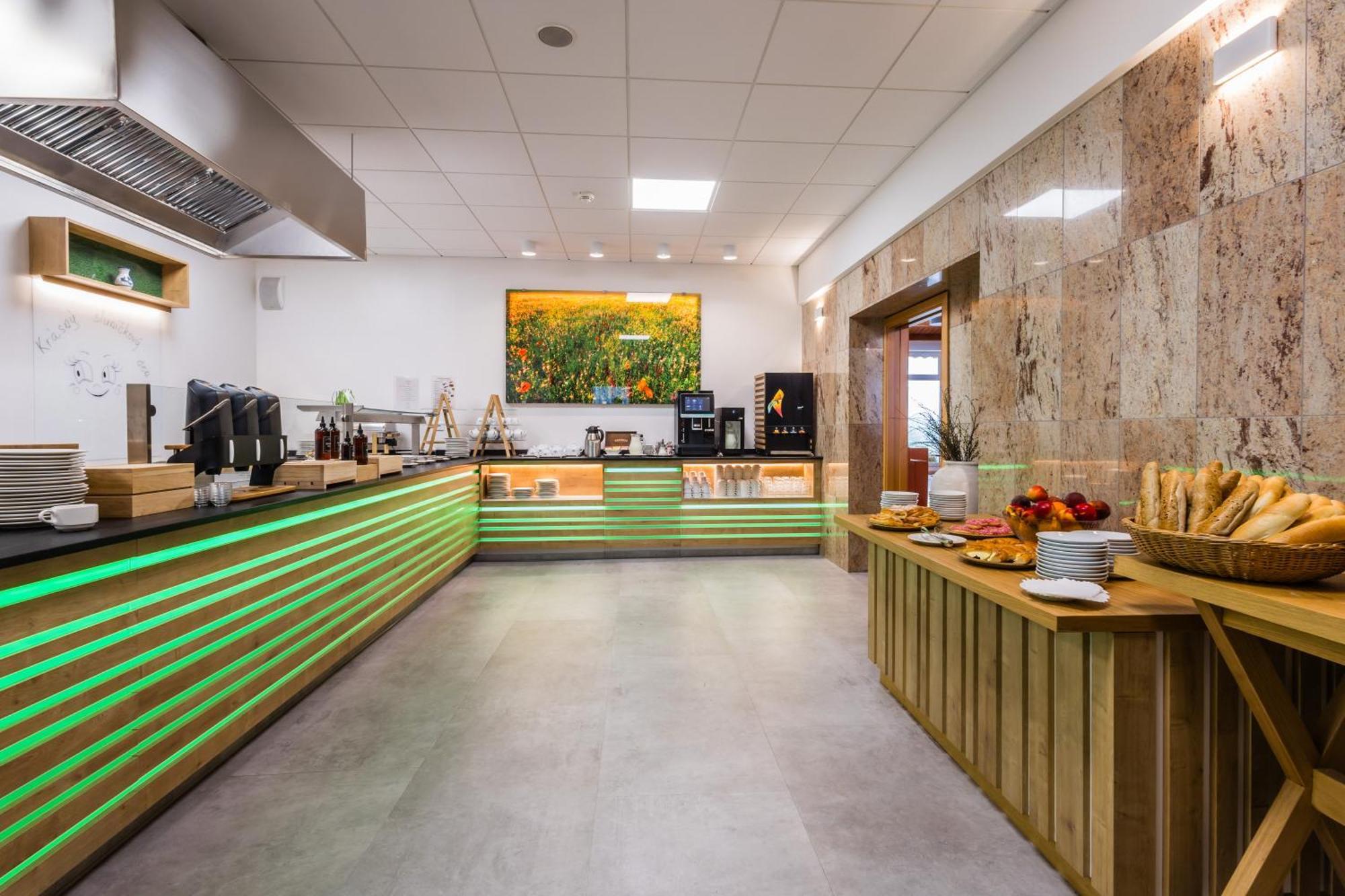 Lazensky A Wellness Hotel Nivamare Luhačovice エクステリア 写真